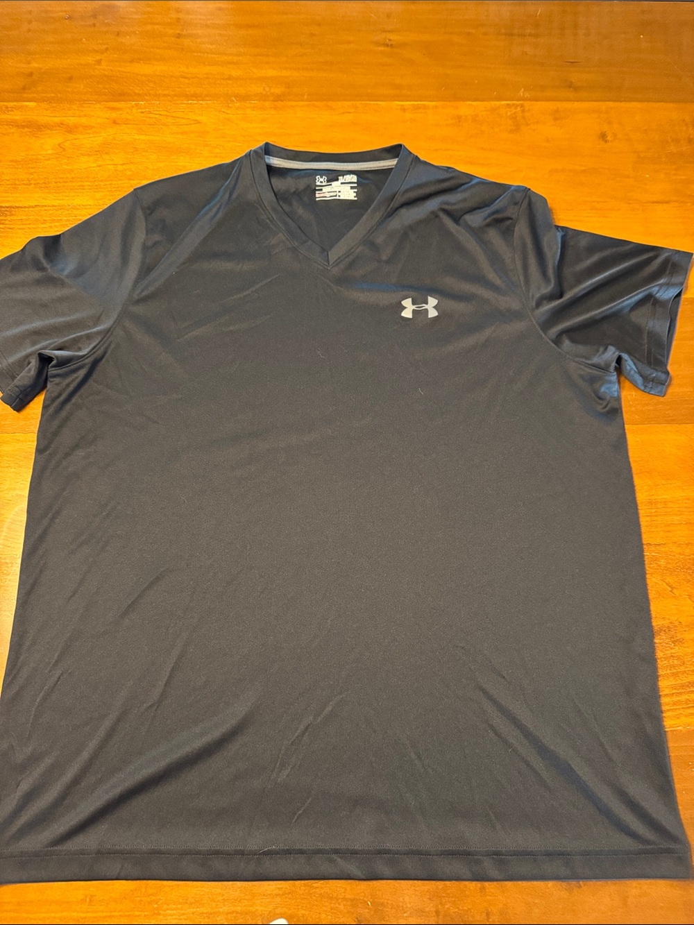 Under Armour Men's Dark black  V-Neck Performance Tee